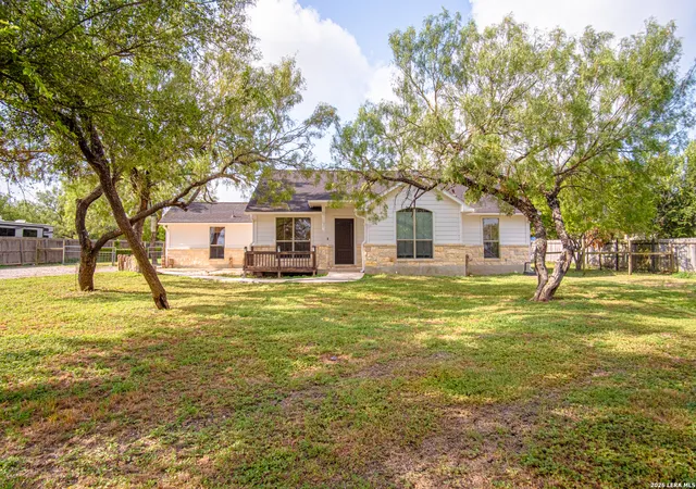 1st image of 915 County Road 3822, San Antonio, TX 78253 | MLS# 2006659