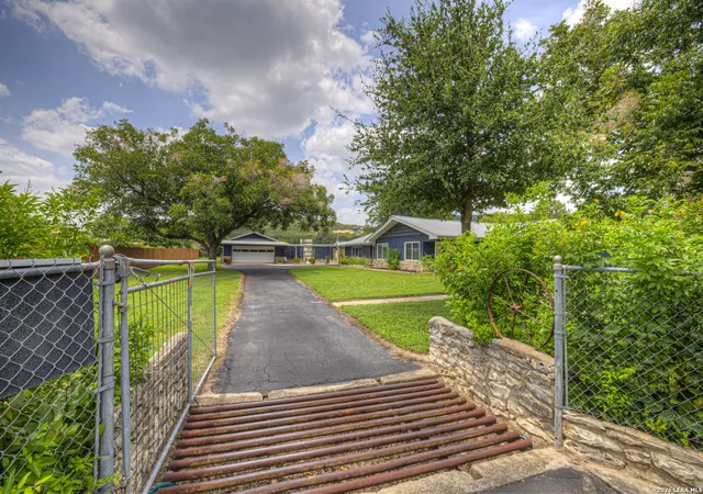 Photo 3 of Single family home for sale at 635 Riverside Path, Canyon Lake, TX 78133 | MLS# 2006662 | Listing updated on 2026-08-18