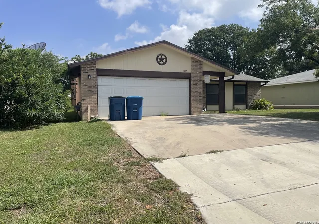 Photo 1 of Single family home for sale at 5307 Binz Engleman Rd, Kirby, TX 78219 | MLS# 2006678 | Listing updated on 2026-09-01