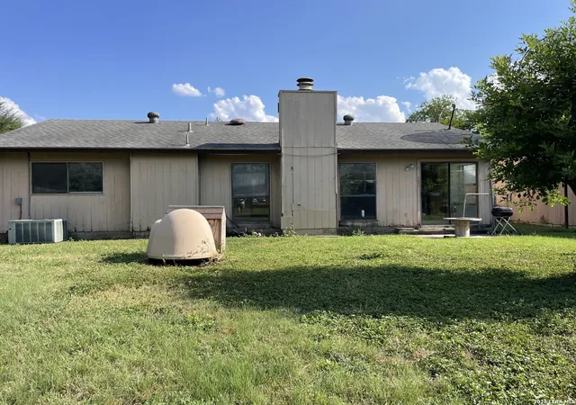 Photo 3 of Single family home for sale at 5307 Binz Engleman Rd, Kirby, TX 78219 | MLS# 2006678 | Listing updated on 2026-09-01