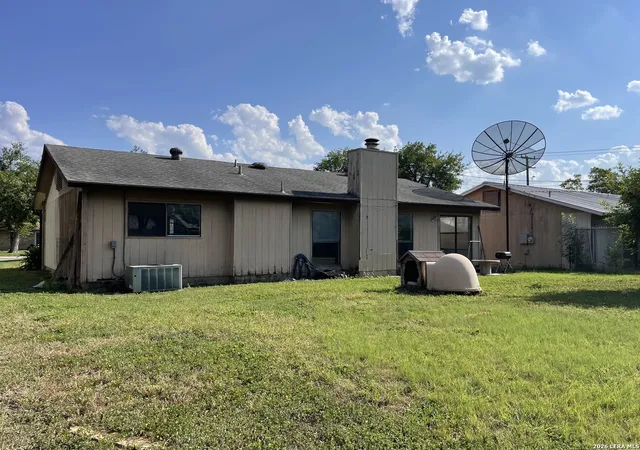 Photo 4 of Single family home for sale at 5307 Binz Engleman Rd, Kirby, TX 78219 | MLS# 2006678 | Listing updated on 2026-09-01
