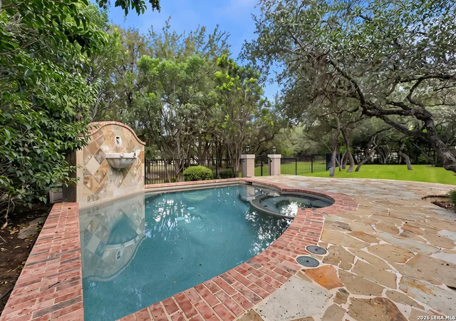 Photo 3 of Single family home for sale at 3 Westelm Pt, San Antonio, TX 78230 | MLS# 2006687 | Listing updated on 2026-09-12