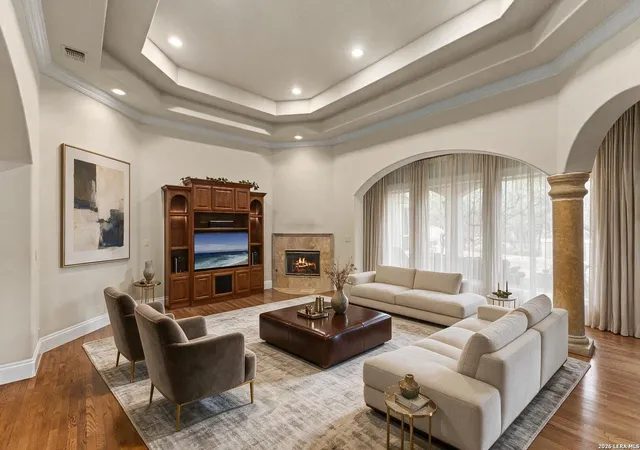 Photo 3 of Single family home for sale at 3 Westelm Pt, San Antonio, TX 78230 | MLS# 2006687 | Listing updated on 2026-09-12