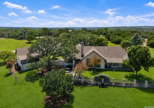 4th image of 160 Live Oak Ln, Kerrville, TX 78028 | MLS# 2006704