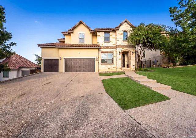 Photo 3 of Single family home for sale at 25207 Estancia Cir,, San Antonio, TX 78260 | MLS# 2006715 | Listing updated on 2026-09-11