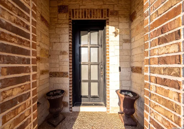 Photo 4 of Single family home for sale at 25207 Estancia Cir,, San Antonio, TX 78260 | MLS# 2006715 | Listing updated on 2026-09-11