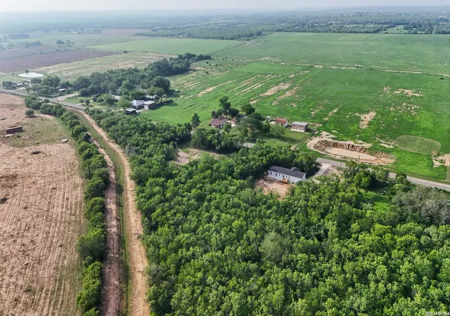 4th image of 697 County Road 664, Devine, TX 78016 | MLS# 2006750