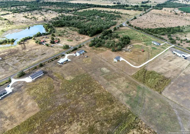 18th image of 2479 Fm 1332, Jourdanton, TX 78026 | MLS# 2006754