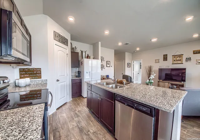 3rd image of 756 Ocelot Ct, Seguin, TX 78155 | MLS# 2006780