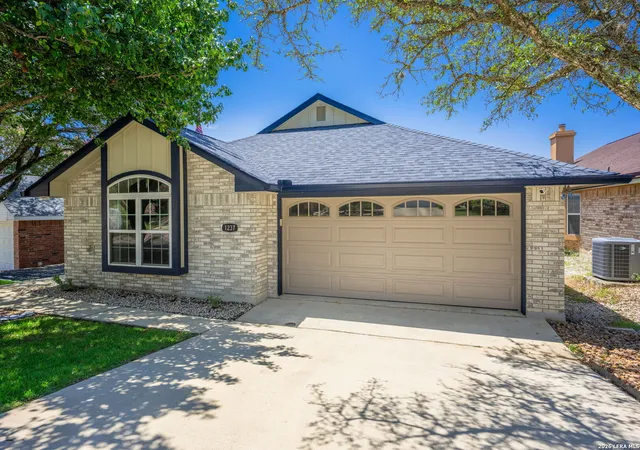 Photo 3 of Single family home for sale at 1237 Victory Lane, Kerrville, TX 78028 | MLS# 2006788 | Listing updated on 2026-08-18