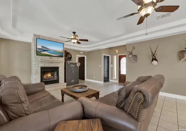 Photo 4 of Single family home for sale at 581 Lorne, Canyon Lake, TX 78133 | MLS# 2006792 | Listing updated on 2026-09-09