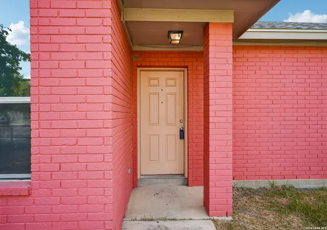Photo 3 of Single family home for sale at 708 S Brownleaf St, San Antonio, TX 78227 | MLS# 2006793 | Listing updated on 2026-08-18