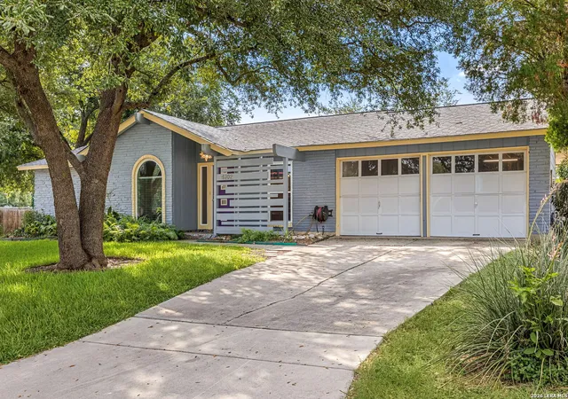 Photo 2 of Single family home for sale at 4202 Flint Hl, San Antonio, TX 78230 | MLS# 2006804 | Listing updated on 2026-08-28