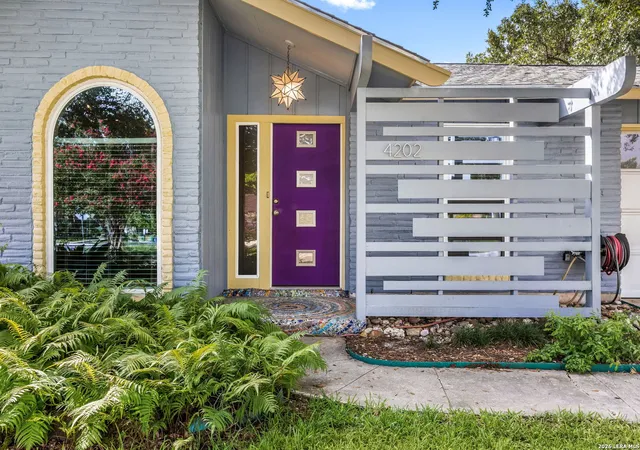 Photo 3 of Single family home for sale at 4202 Flint Hl, San Antonio, TX 78230 | MLS# 2006804 | Listing updated on 2026-08-28