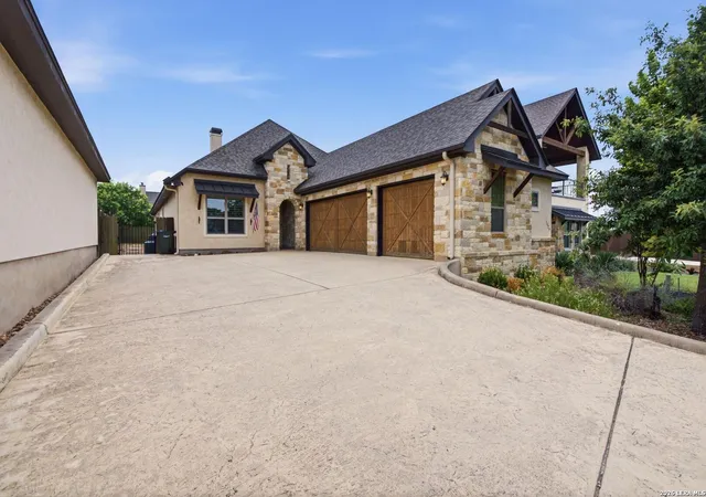 Photo 1 of Single family home for sale at 1329 River Pl Dr, New Braunfels, TX 78130 | MLS# 2006819 | Listing updated on 2026-09-21