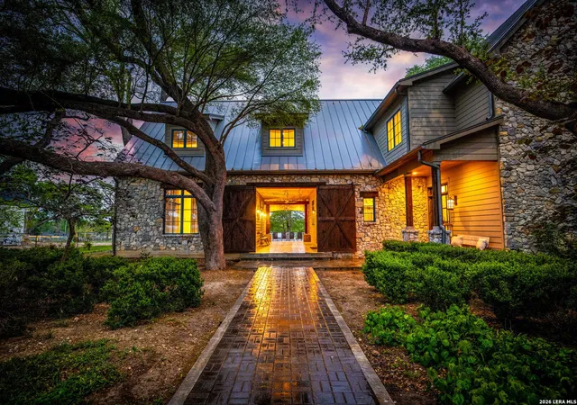 Photo 3 of Single family home for sale at 425 Terminal Loop Rd, Mc Queeney, TX 78123 | MLS# 2006825 | Listing updated on 2026-09-14
