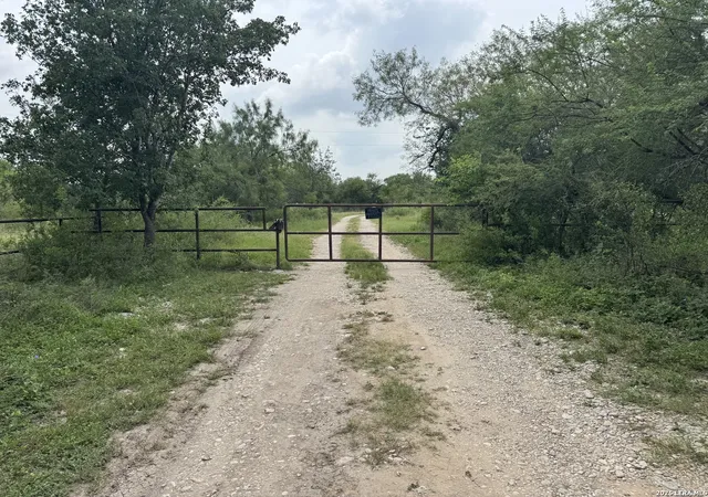 16th image of 220 Private Road 2355, Uvalde, TX 78801 | MLS# 2006828