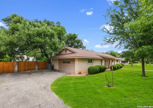 Photo 2 of Single family home for sale at 426 Yosemite Dr, Hollywood Park, TX 78232 | MLS# 2006841 | Listing updated on 2026-09-12