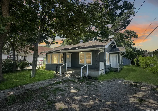 Single family home for sale at 423 Barrett Pl, San Antonio, TX 78225 | MLS# 2006842