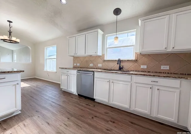 Photo 2 of Single family home for sale at 2886 Oakbranch Rdg, New Braunfels, TX 78130 | MLS# 2006875 | Listing updated on 2026-10-09
