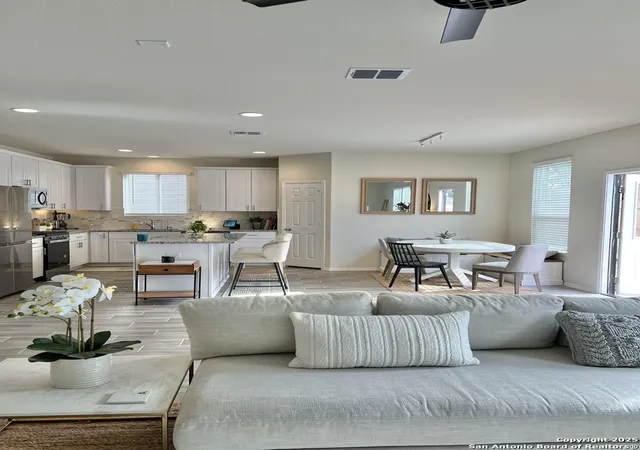 Photo 3 of Single family home for sale at 7822 Ponderosa Pne, Boerne, TX 78015 | MLS# 2006883 | Listing updated on 2026-08-18