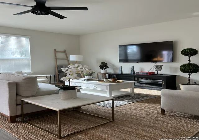 Photo 4 of Single family home for sale at 7822 Ponderosa Pne, Boerne, TX 78015 | MLS# 2006883 | Listing updated on 2026-08-18