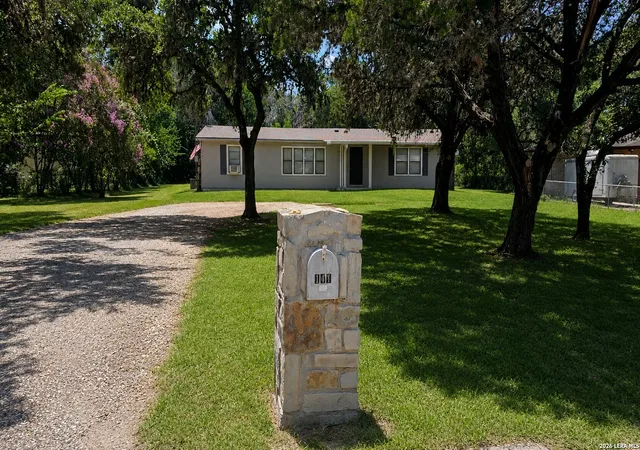 1st image of 141 N Wagon Wheel Dr, Boerne, TX 78015 | MLS# 2006893