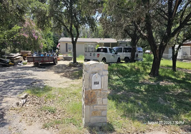 2nd image of 141 N Wagon Wheel Dr, Boerne, TX 78015 | MLS# 2006893