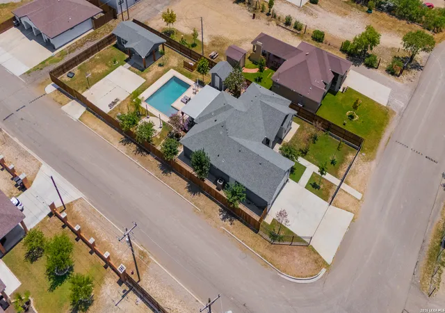 5th image of 96 Chuck Wagon Rd, Eagle Pass, TX 78852 | MLS# 2006913