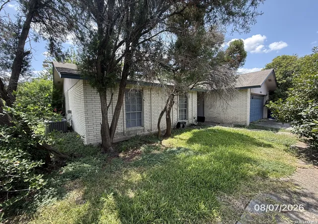 Photo 3 of Single family home for sale at 13703 Dreamwood Dr, San Antonio, TX 78233 | MLS# 2006927 | Listing updated on 2026-08-11