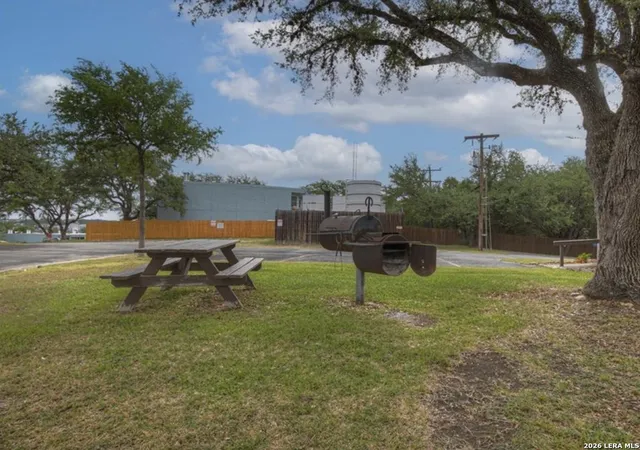 2nd image of 1185 Parkview Dr, Canyon Lake, TX 78133