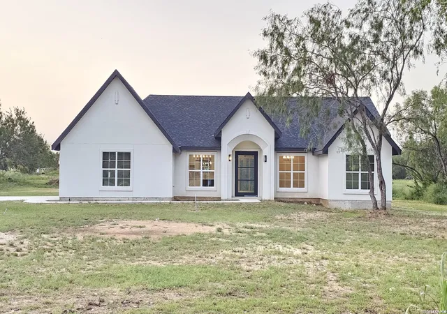 Photo 3 of Single family home for sale at 9849 Vista Cir, San Antonio, TX 78263 | MLS# 2006963 | Listing updated on 2026-08-18