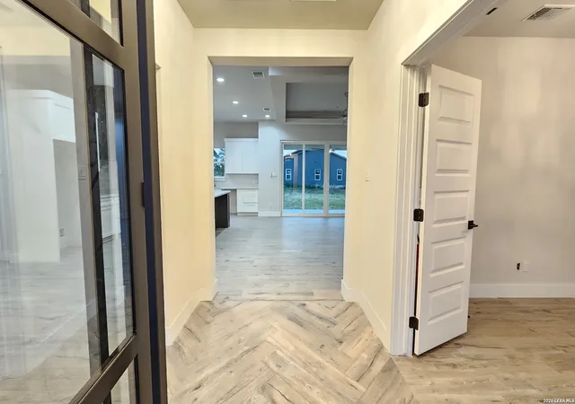 Photo 4 of Single family home for sale at 9849 Vista Cir, San Antonio, TX 78263 | MLS# 2006963 | Listing updated on 2026-08-18