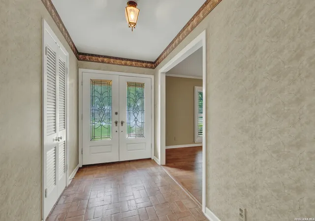 Photo 3 of Sale Pending at 211 Royal Oaks, San Antonio, TX 78209 | MLS# 2006973 | Listing updated on 2026-08-26