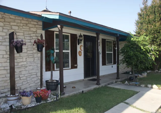 Photo 3 of Single family home for sale at 8723 Bravo Valley St, San Antonio, TX 78227 | MLS# 2006976 | Listing updated on 2026-09-12