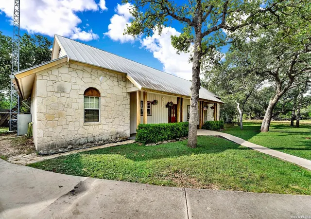 4th image of 181 Settlers Cir, Bandera, TX 78003 | MLS# 2006995
