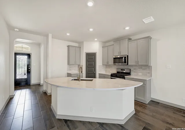 Photo 4 of Single family home for sale at 567 Lilac Shoals, Cibolo, TX 78108 | MLS# 2007027 | Listing updated on 2026-09-21