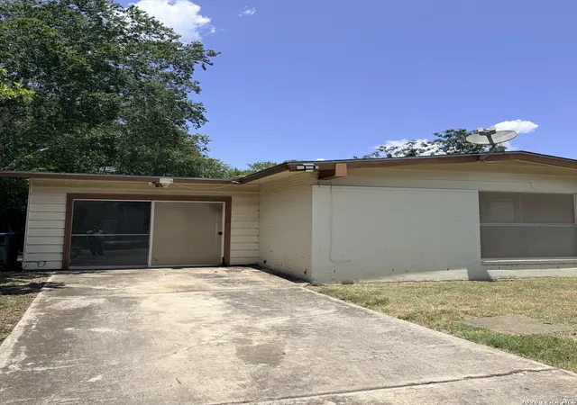 3rd image of 209 Park Ln, Universal City, TX 78148 | MLS# 2007046
