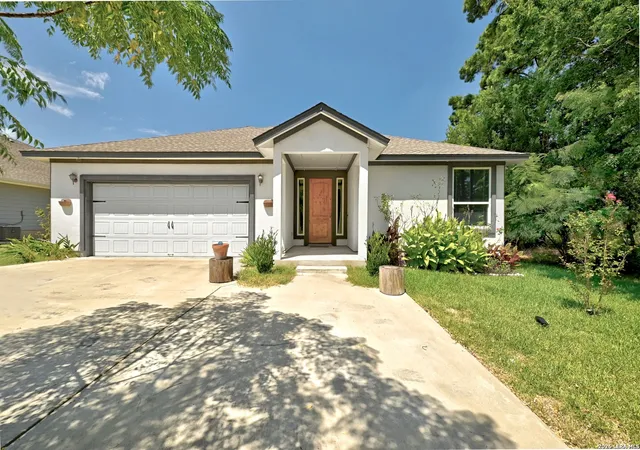 2nd image of 210 Tahitian Dr, Bastrop, TX 78602 | MLS# 2007050