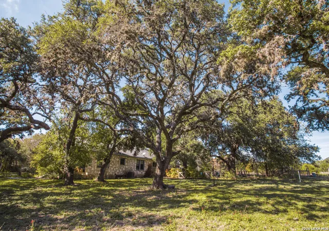 Photo 4 of Single family home for sale at 7087 Dietz Elkhorn Rd, Boerne, TX 78015 | MLS# 2007056 | Listing updated on 2026-08-19