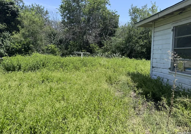 Photo 3 of Single family home for sale at 114 Calmar Ct, San Antonio, TX 78220 | MLS# 2007061 | Listing updated on 2026-09-18