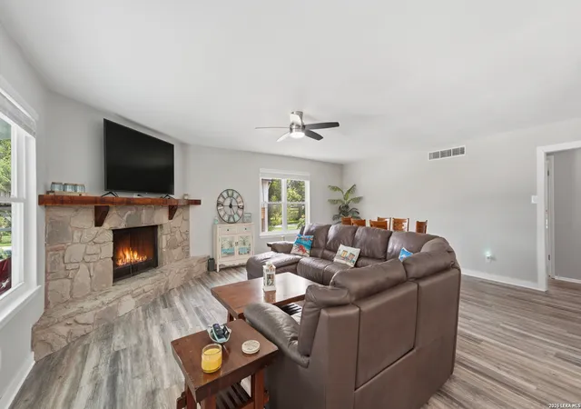 Photo 3 of Sale Pending at 429 Laguna Vista, Seguin, TX 78155 | MLS# 2007068 | Listing updated on 2026-09-12