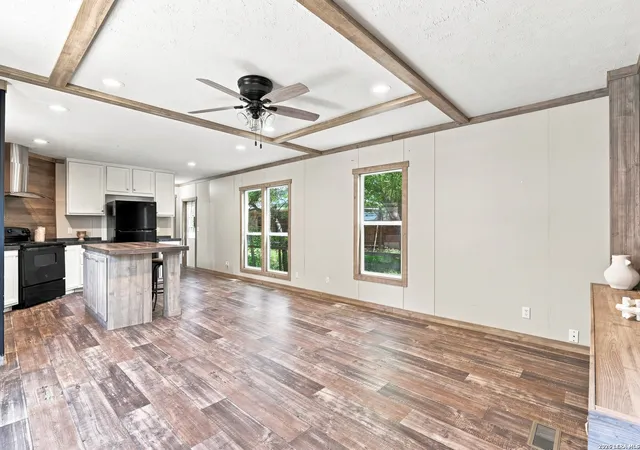 5th image of 1117 Plum St, Floresville, TX 78114 | MLS# 2007078