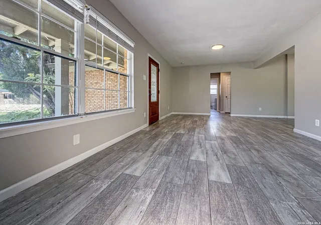 Photo 3 of Single family home for sale at 209 Scott Ave, Universal City, TX 78148 | MLS# 2007121 | Listing updated on 2026-09-27