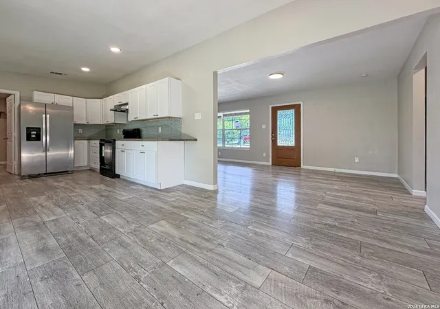 5th image of 209 Scott Ave, Universal City, TX 78148 | MLS# 2007121