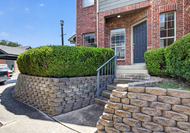 Condo for sale at 36 Chapel Hill Cir #36, San Antonio, TX 78240 | MLS# 2007148