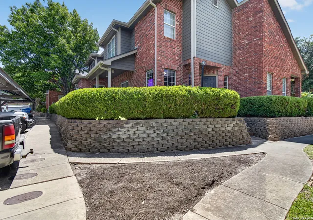 Photo 2 of Condo for sale at 36 Chapel Hill Cir #36, San Antonio, TX 78240 | MLS# 2007148 | Listing updated on 2026-09-11
