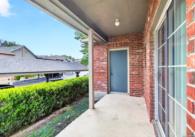 Photo 3 of Condo for sale at 36 Chapel Hill Cir #36, San Antonio, TX 78240 | MLS# 2007148 | Listing updated on 2026-09-11
