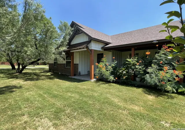 5th image of 574 County Road 660, Devine, TX 78016 | MLS# 2007154