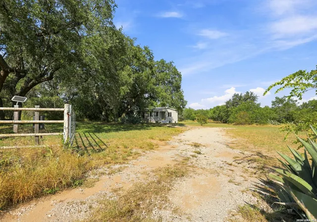 Photo 4 of Single family home for sale at 275 Fay Dr, Lytle, TX 78052 | MLS# 2007161 | Listing updated on 2026-10-08